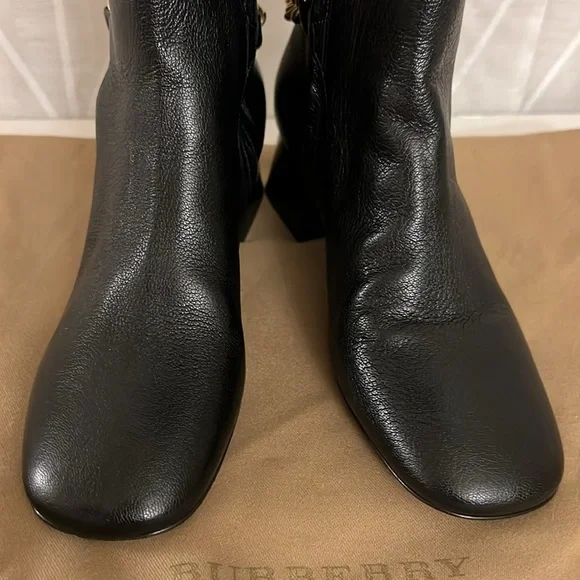 🔥🔥🔥 💯Authentic Burberry Leather Boots 👢